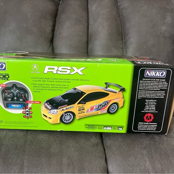 Street MaXtreme Acura RSX Yellow Toy Car - Picture 5 of 7